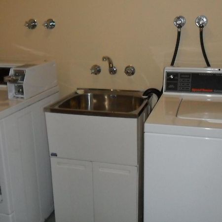 Sheffield Motor Inn Bagian luar foto