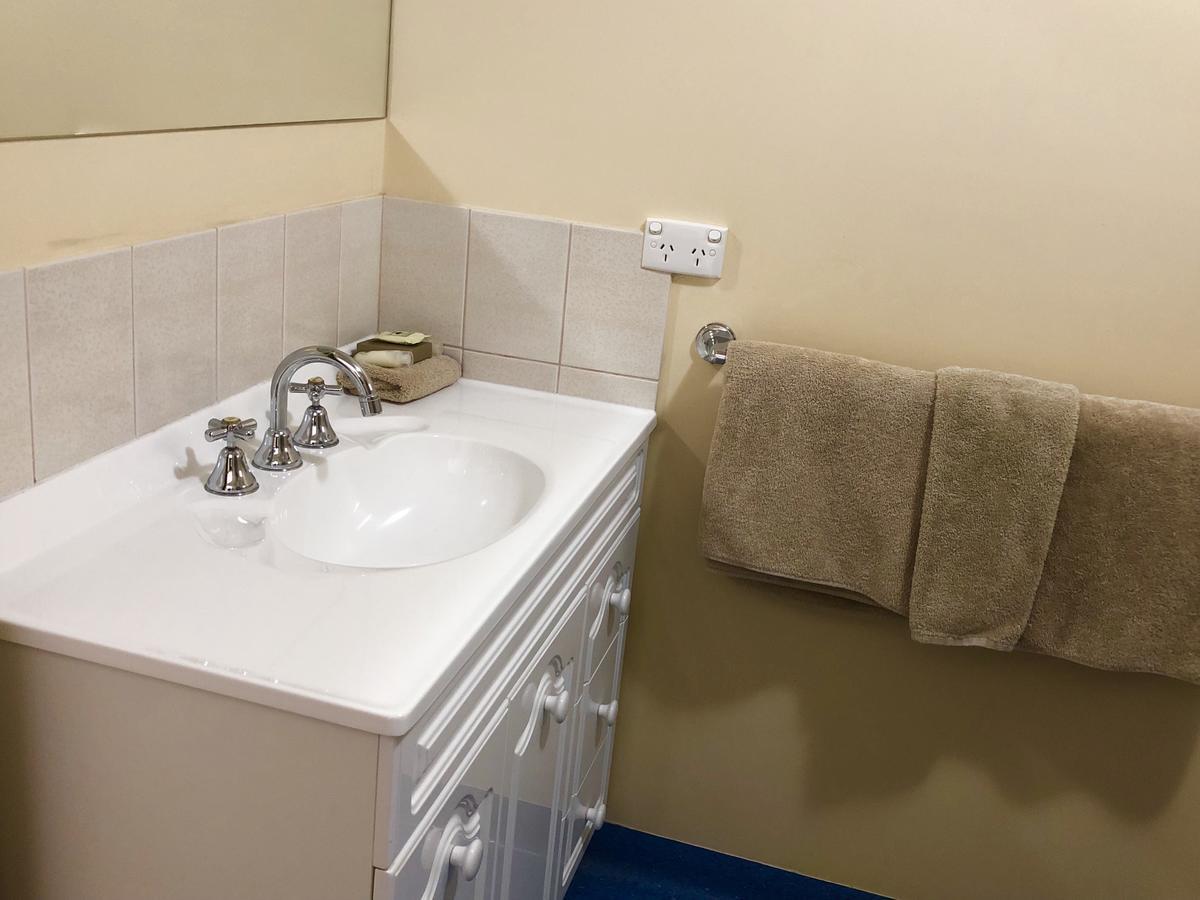 Sheffield Motor Inn Bagian luar foto