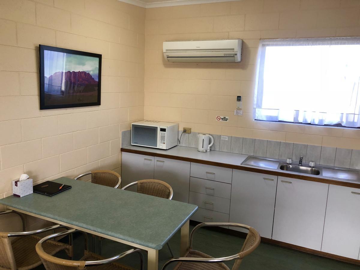 Sheffield Motor Inn Bagian luar foto