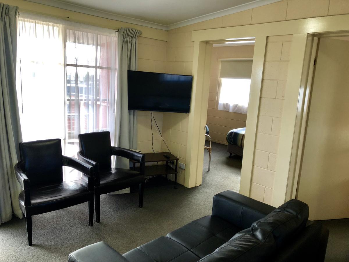 Sheffield Motor Inn Bagian luar foto
