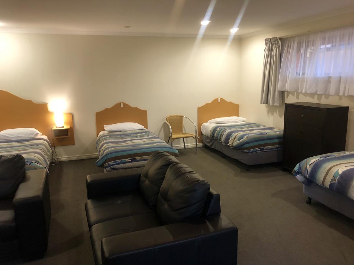 Sheffield Motor Inn Bagian luar foto