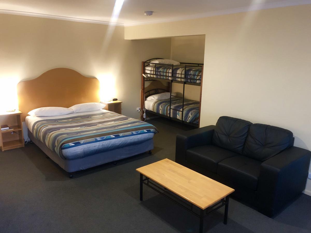 Sheffield Motor Inn Bagian luar foto